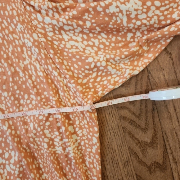 Simply Vera VeraWang Size L Woman’s Long Sleeve Top. Orange and White. - Picture 3 of 5